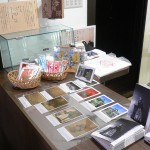 ここでしか買えない、「亀山社中図録」は必見。その他にもさるくちゃんのストラップやポストカードも！！